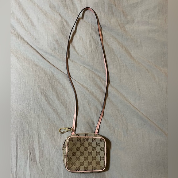 Gucci Bree Shoulder Bag - Picture 3 of 6